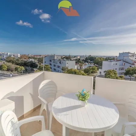 #019 Lancemar Flat With Shared Pool By Holidays Daire *